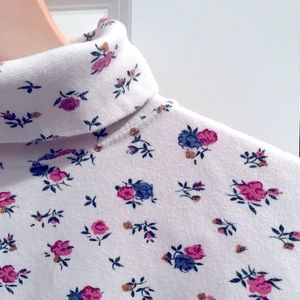 Vintage 80s/90s Floral Turtle Neck